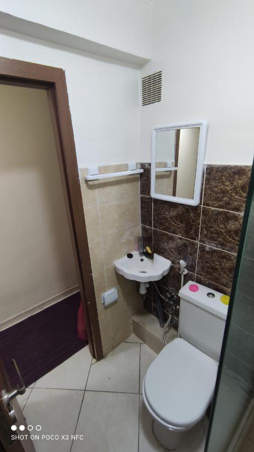 Beautiful Ground-floor With Portable Air Conditioning, Parking, And Free Wi-fi 公寓 *