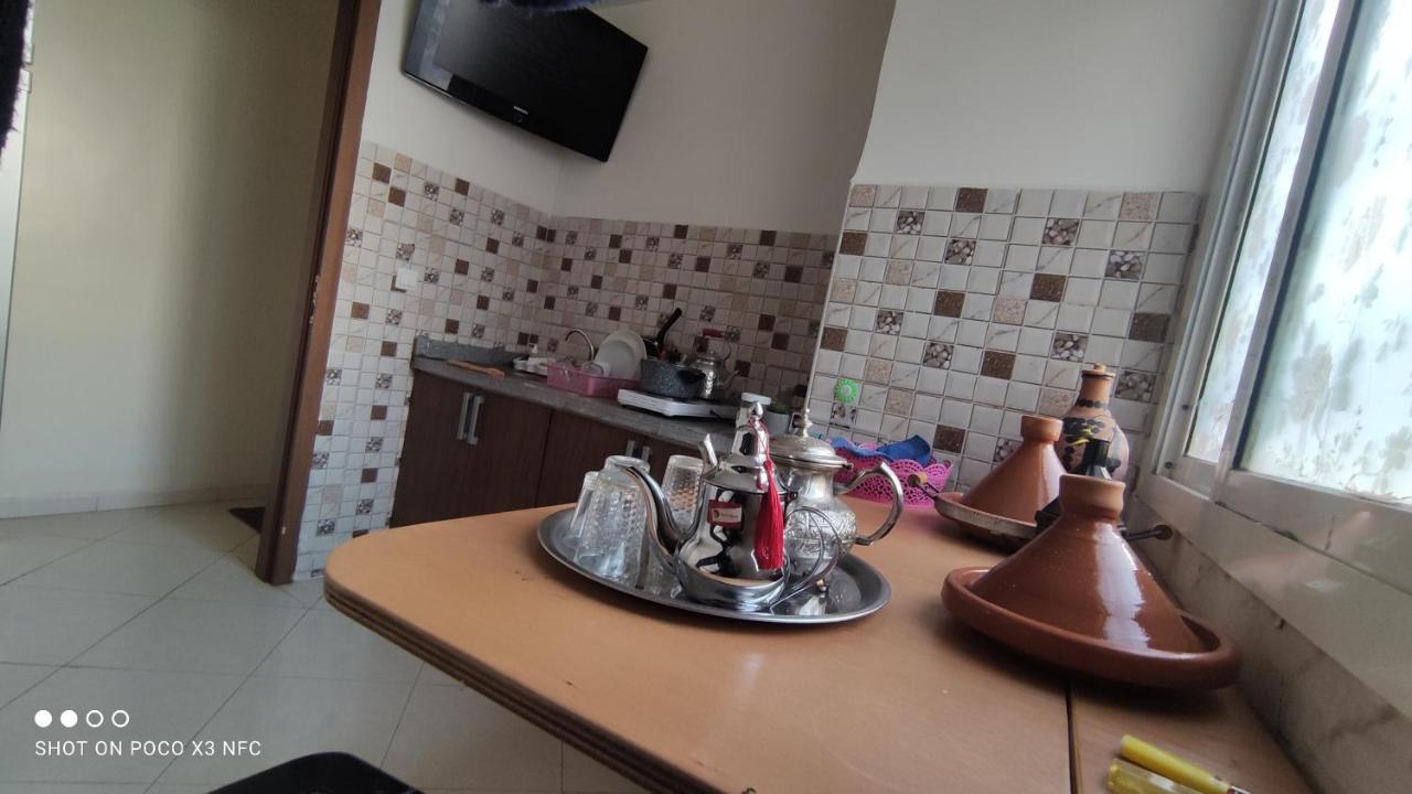 Beautiful Ground-floor With Portable Air Conditioning, Parking, And Free Wi-fi * Casablanca