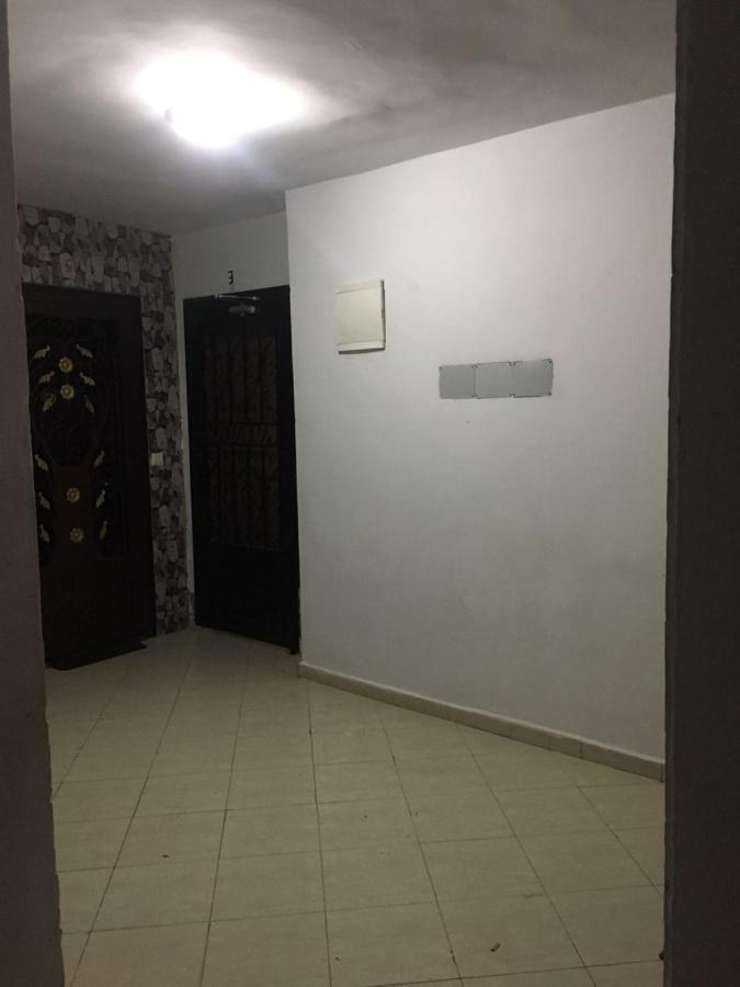 Apartment Beautiful Ground-floor With Portable Air Conditioning, Parking, And Free Wi-fi *