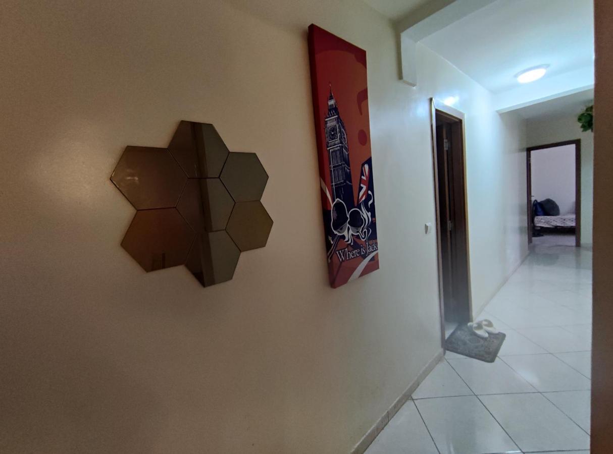 Beautiful Ground-floor With Portable Air Conditioning, Parking, And Free Wi-fi * 卡萨布兰卡