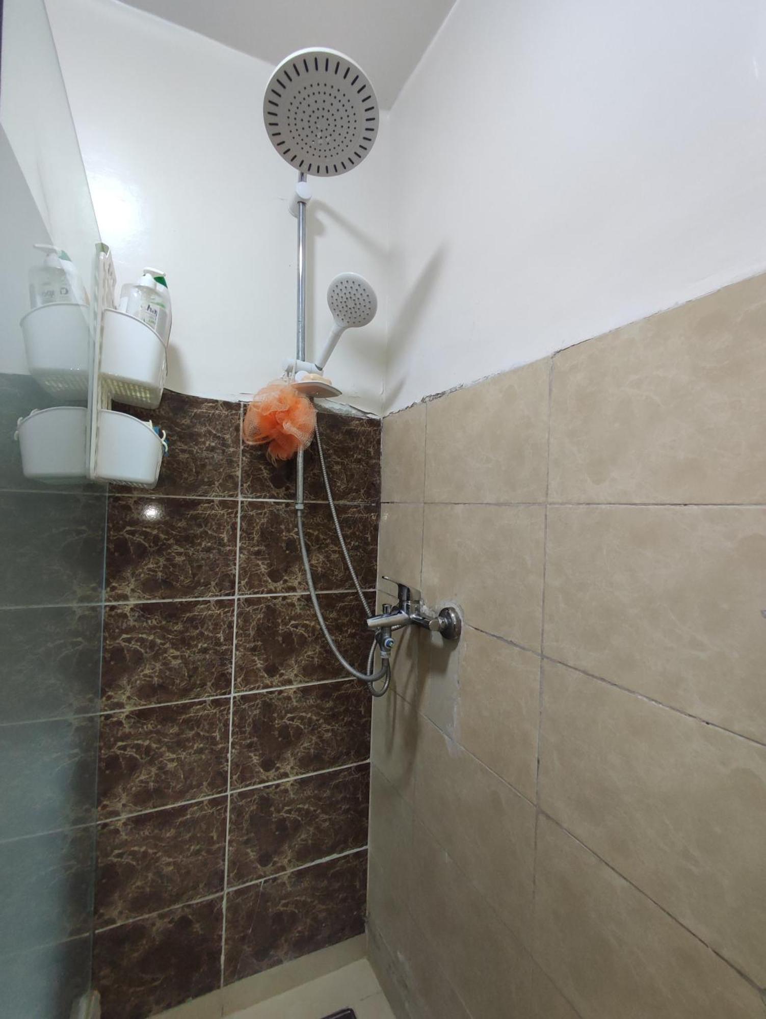 Beautiful Ground-floor With Portable Air Conditioning, Parking, And Free Wi-fi 公寓