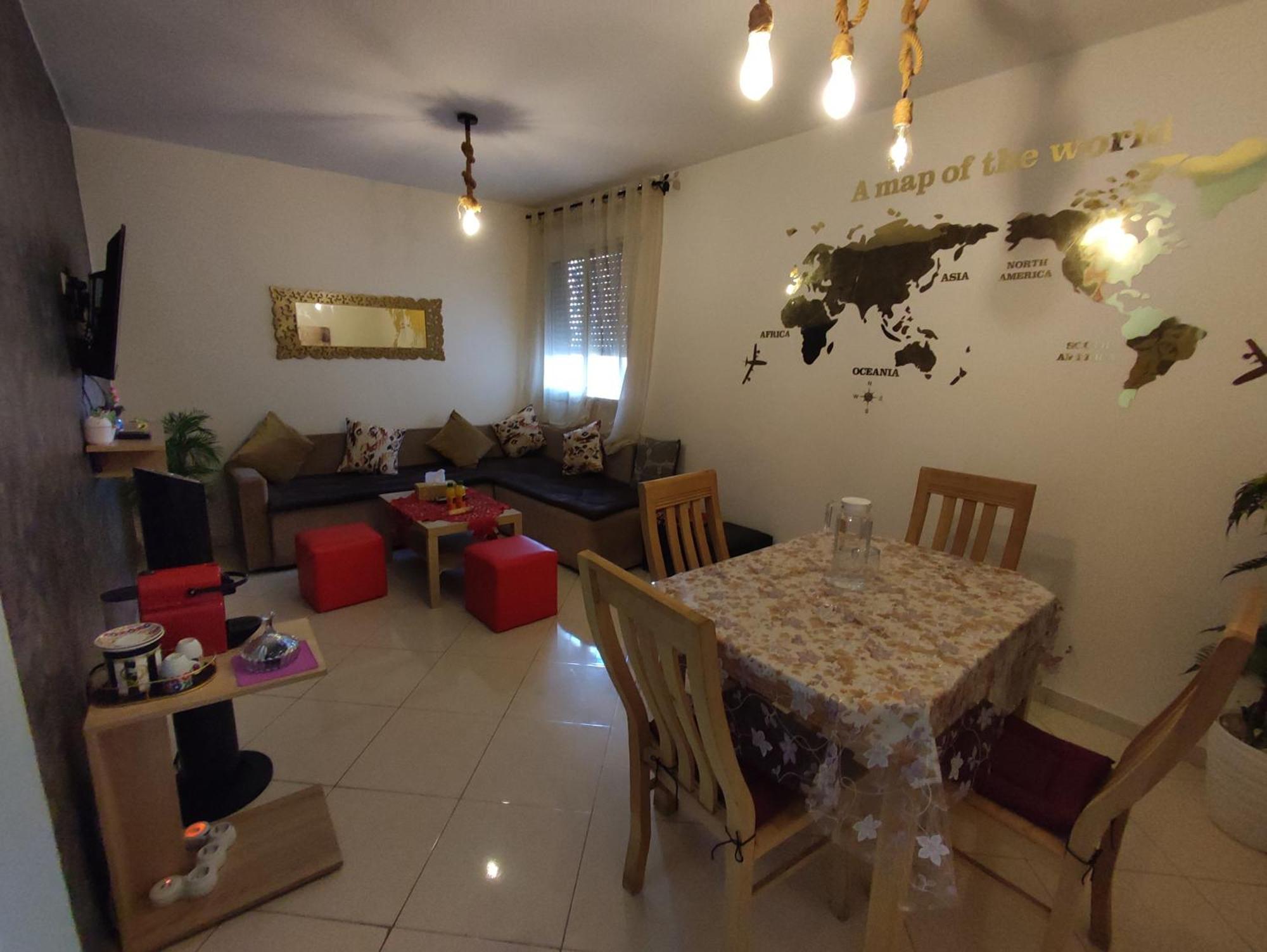 Apartment Beautiful Ground-floor With Portable Air Conditioning, Parking, And Free Wi-fi