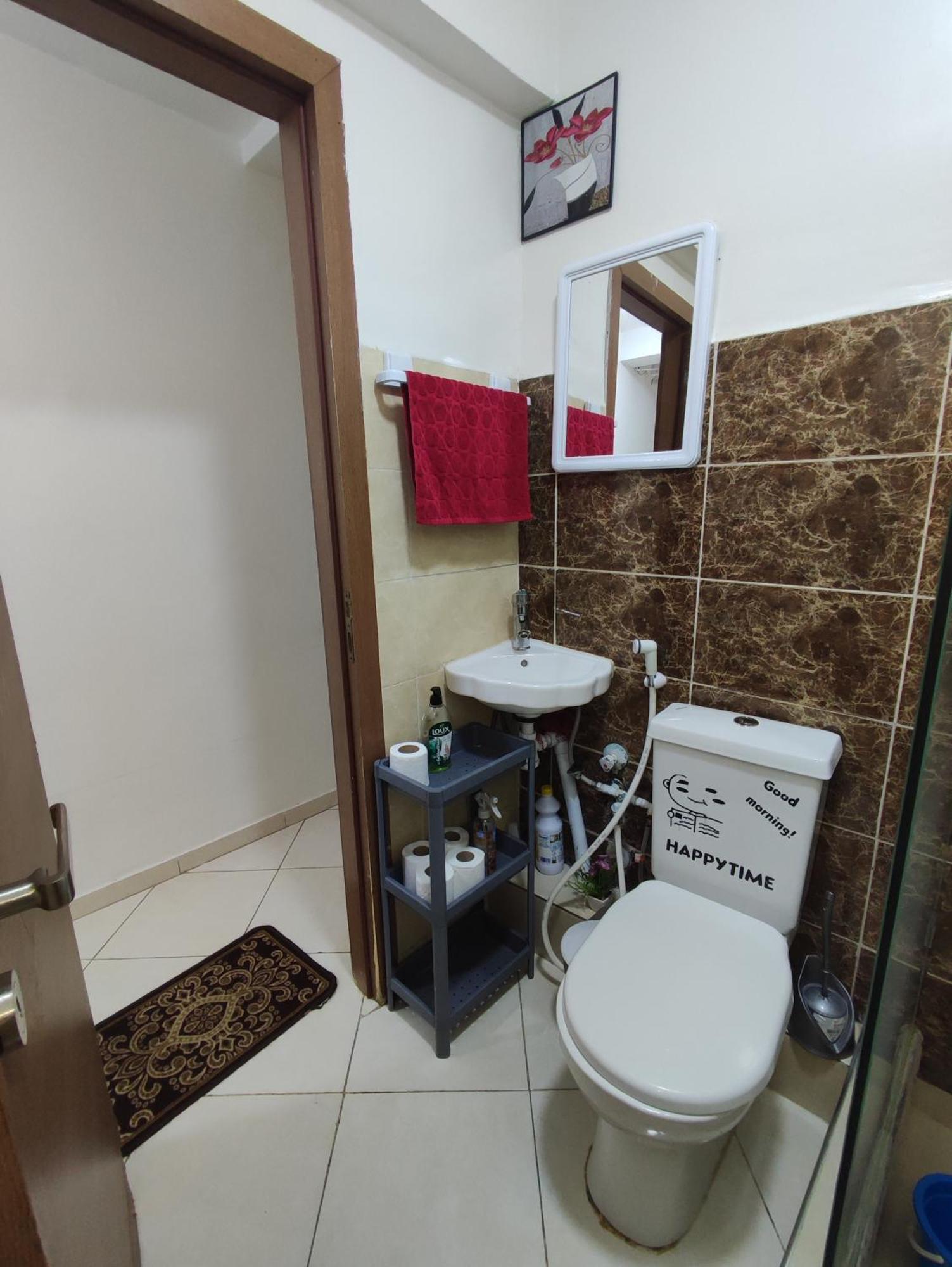 Beautiful Ground-floor With Portable Air Conditioning, Parking, And Free Wi-fi 公寓 *